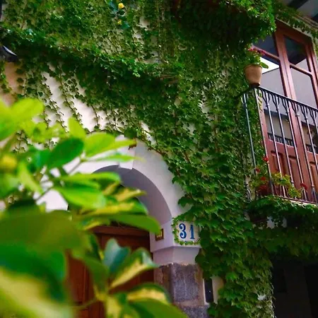 Vakantiehuis Blue House Terrace And Balcony *